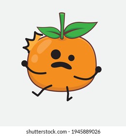 Ilustración vectorial del personaje Mandarin naranja con cara linda, manos simples y líneas de piernas en fondo aislado. Estilo de dibujo animado plano.
