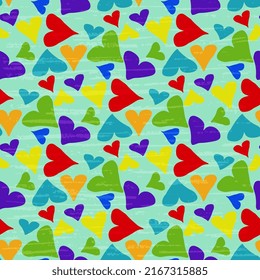 Ilustración vectorial con corazones multicolores sobre fondo azul, con textura.