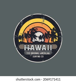 Ilustración vectorial sobre el tema del surf y el surf en Hawaii. Diseño de época. Borde de fondo. Tipografía de bulto, gráficos de camisetas, impresión, afiche, pancarta, volante, postal