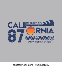 Ilustración vectorial sobre el tema del surf y el surf en California, playa de Santa Monica.  Diseño de época. Borde fondo.  Tipografía deportiva, gráficos para camisetas, impresión, afiche, pancarta, volante, postal