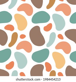 Ilustración vectorial de un patrón ininterrumpido de adorno de camuflaje minimalista dibujado con colores naturales terrenales
