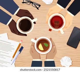 Ilustración vectorial de tres amigos bebiendo café caliente y té, vista superior en la mesa de la cafetería. Rompe en medio del trabajo. Asistencia amistosa en tiempos difíciles. Taza de calor con papelería. 10 eps.