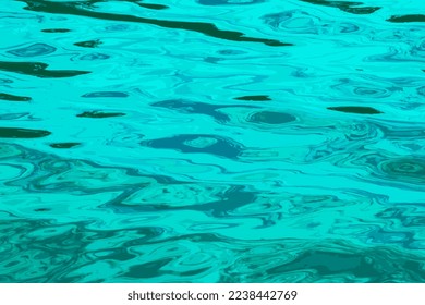 Ilustración vectorial del fondo de la textura de la onda de agua. Superficie de agua ondulada durante la puesta de sol, luz dorada que se refleja en el agua.
