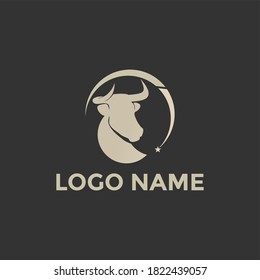 Vektorbild eines Stiers auf weißem Hintergrund. Bull-Logo, Symbol