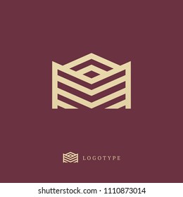 Vector imperial luxury crown logo design. Line art gold ornate symbol. Vintage premium king, queen vector sign. Emblem luxury beauty spa, cosmetics, jewelry, hotel, restaurant. Elegant queen icon.