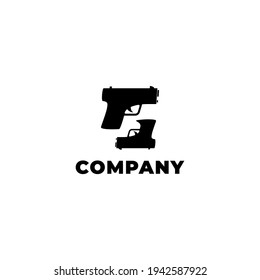 Diseño del logotipo vectorial de la letra G con dos pistolas o Pistol. Este logotipo es ideal para los cañones, la tienda de armas, el campo de tiro, etc.