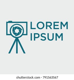 vector logo for photographer. Logo in a simple modern style. Opens the shutter camera. Vector Photo camera aperture sign icon.