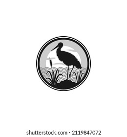 Logo vectorial de una cigüeña en un lago con fondo de puesta de sol.
Logo editable, ideal para logotipos de estilo vintage, temas lacustres, actividades al aire libre, etc.
También es genial para íconos, marcas, etiquetas, pegatinas, etc.