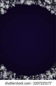 El fondo vectorial mágico brillando con la plata y el morado cayendo Hexagon copos de nieve sobre negro. Nieve cayendo. Marco De Confetti Glittery. Luz Cósmica De Bokeh. Afiche de Navidad y Año Nuevo. Cielo invernal.