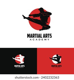 Artes marciales vectoriales o karate con estilo de patada mientras salta la inspiración del diseño del logo