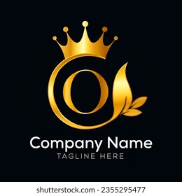 Logo de la letra mínima del vector con corona dorada.