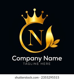 Logo de la letra mínima del vector con corona dorada.