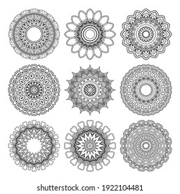 Juego de Mandalas monocromo vectorial. Objetos De Resumen Redondo Aislados En Fondo Blanco. Elemento decorativo étnico