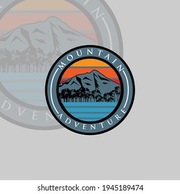 logo de vectores de montaña y aventuras al aire libre