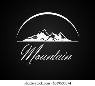  emblema de las montañas vectoriales.
logo vectorial Montañas e iconos de viaje. Eventos al aire libre y ocio de camping.