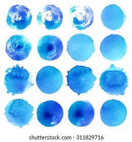 Vector natural azul etiquetas de aquarela e formas em fundo branco. Conjunto de manchas pintadas à mão.