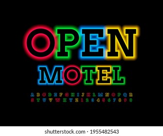Vector neón a bordo Open Motel. Fuente brillante colorida. Juego de letras y números alfabetos iluminados