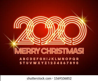 Tarjeta de saludo de neón vectorial Feliz Navidad 2020. Fuente abstracta brillante. Letras y números de alfabetos eléctricos