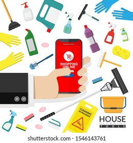 Vektor der Online-Werbung für Reinigungswerkzeuge Umsatz. Hand, die ein Mobiltelefon zum Online-Einkauf mit Haushaltsartikeln und Reinigungsprodukt hält, Geräte und Werkzeuge einzeln auf weißem Hintergrund