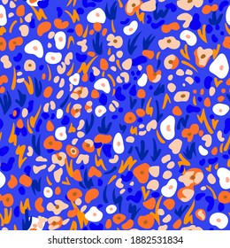 Vector organic abstract shapes background. Summer seamless pattern made of decorative flowers and plants. Simple geometric doodle elements. Trendy flat style for fashion design, textile and fabric.