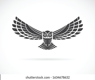 Vector of an owl design on a white background,. Wild Animals. Bird logo or icon. Easy editable layered vector illustration.