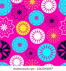 Vector. Patrones de Papel Picado en un fondo de colores. Mes del Patrimonio Hispano. Patrón transparente poligonal para banner web, afiche, portada, splash, red social.