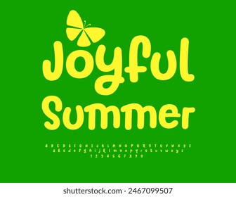 Vector logo juguetón Joyful Summer. Fuente Amarilla Graciosa. Conjunto de letras y números del alfabeto artístico. 