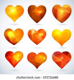 Vektorpolygonal glänzende Liebestherzen von Valentinstag oder Hochzeit.