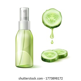Loción de humidificador de pepino realista vectorial con círculos de pepino cortado con líquido de goteo verde. Diseño de productos cosméticos de cara orgánica y cuidado de la piel. Escenario natural para la belleza y el bienestar