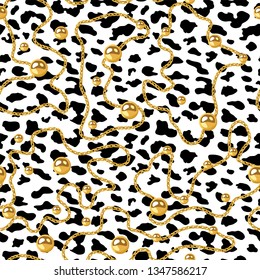 Vector Realistic isolated golden chain necklace and Leopard seamless pattern. Animal print. Vector background.animal skin, tiger stripes, abstract pattern, Gold pearls seamless.
