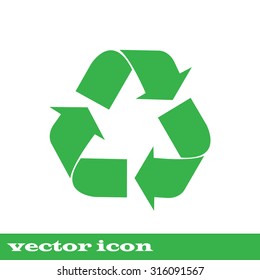 vector recycle symbol. recycle vector icon.  green icon.