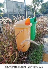 vector rubbish bin illustration template