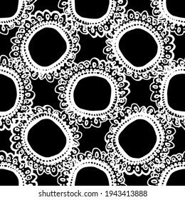 patrón de círculo sin fisuras vectorial con patrón de encaje y puntos dibujados a mano en forma de doodle contorno blanco sobre fondo negro para el diseño de empaque plantilla formato cuadrado de fondo