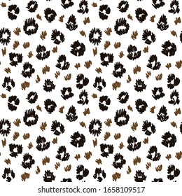 Vector seamless decorative safari pattern hand drawn leopard skin`