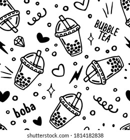 Vector seamless pattern with bubble tea in plastic cups and doodles. Popular drink with tapioca pearls. 