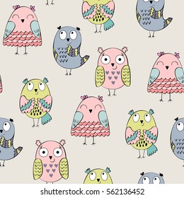 Vector seamless pattern with cartoon baby owls.