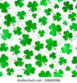 Vector seamless pattern with green watercolor clover