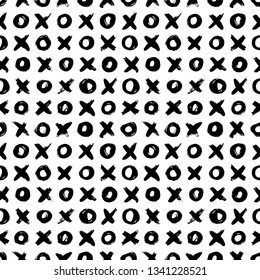 Vector seamless pattern with hand drawn noughts and crossess. Tile X O ink brush texture. Tic tac toe grunge background design. Geometric wrapping paper, textile vector fill. 