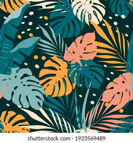 vector seamless pattern with hand drawn tropical ornament, palm leaves in green tones. jungle pattern. trend flat pattern for printing on fabric. clothes, wrapping paper