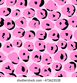 Vector seamless pattern with hand drawn animal print.
