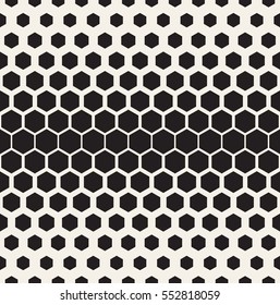 Vector seamless pattern. Modern stylish texture. Reticulate geometric tiles with gradually thickness.