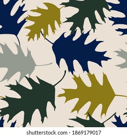 Vector seamless pattern with realistic oak leaves. Hand drawn nature background in pastel colors. Design for wallpaper, wrapping paper, invitation, seasonal greetings card.