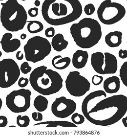 Vector seamless pattern with various lowercase hand written calligraphy letters o. Isolated on white background. Editable pattern in swatches. Clipping paths included.