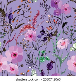 patrón vectorial sin costuras con flores silvestres acuarelas, florecimiento de prados, fresa sobre fondo púrpura pastel. Textura de hierbas aromáticas florales dibujadas a mano, impresa. Ilustración del vector