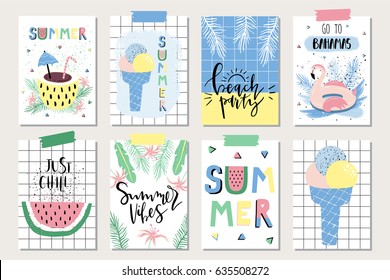 Conjunto de vectores de brillantes tarjetas de verano. Hermosos afiches con flamingo, sandía, helado, hola y texto escrito a mano.