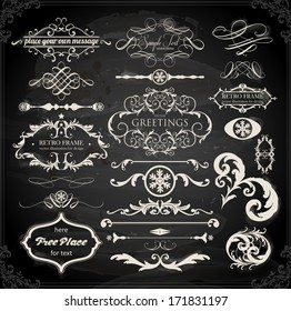 Conjunto vetorial de elementos de design caligráfico: decoração de página, Premium Quality and Satisfaction Guarantee Label, quadros antigos e barrocos | Fundo de quadro-negro. Variante de ilustração em preto.