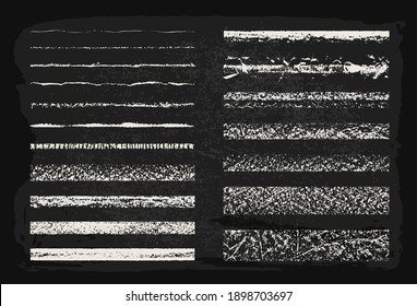 Ensemble d'images vectorielles de traits harmonieux de craie. Lignes grunge dessinées à la main sur fond noir. Texture grise de la langue. L'art se brosse à l'intérieur.