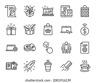 Juego de vectores de la tarjeta de crédito, conjunto de iconos de línea de grupo y creatividad. Bolsa de compras, servicio de portátiles e iconos de la caja de verificación. Computadora portátil, taza de café y señales de tambor. Símbolo web de tarjeta de crédito. Vector
