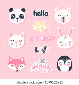 Vector ambientado con lindos animales de caricatura - oso, panda, conejito, pingüino, gato, zorro. Animales divertidos y citas. Animales de moda. Colección de pegatinas brillantes.