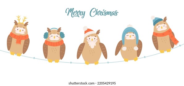 Juego de vectores de lindos búhos de invierno para feliz navidad, año nuevo. Ilustración plana de búho graciosos vestidos con ropa de santa, sombrero, ciervo, bufanda, cascos. Colección de caricaturas de aves silvestres para niños